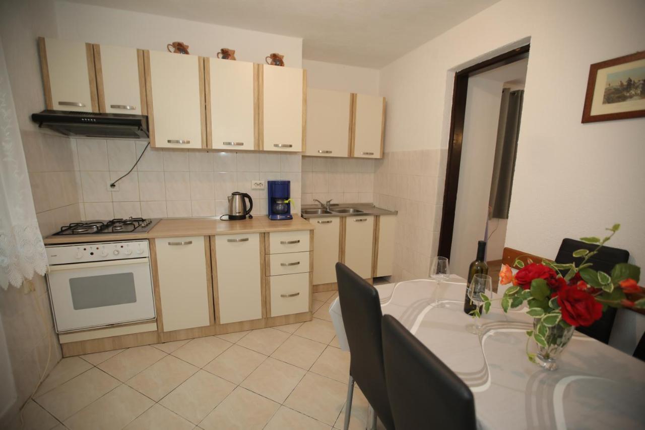 Apartments Noemi Malinska Esterno foto