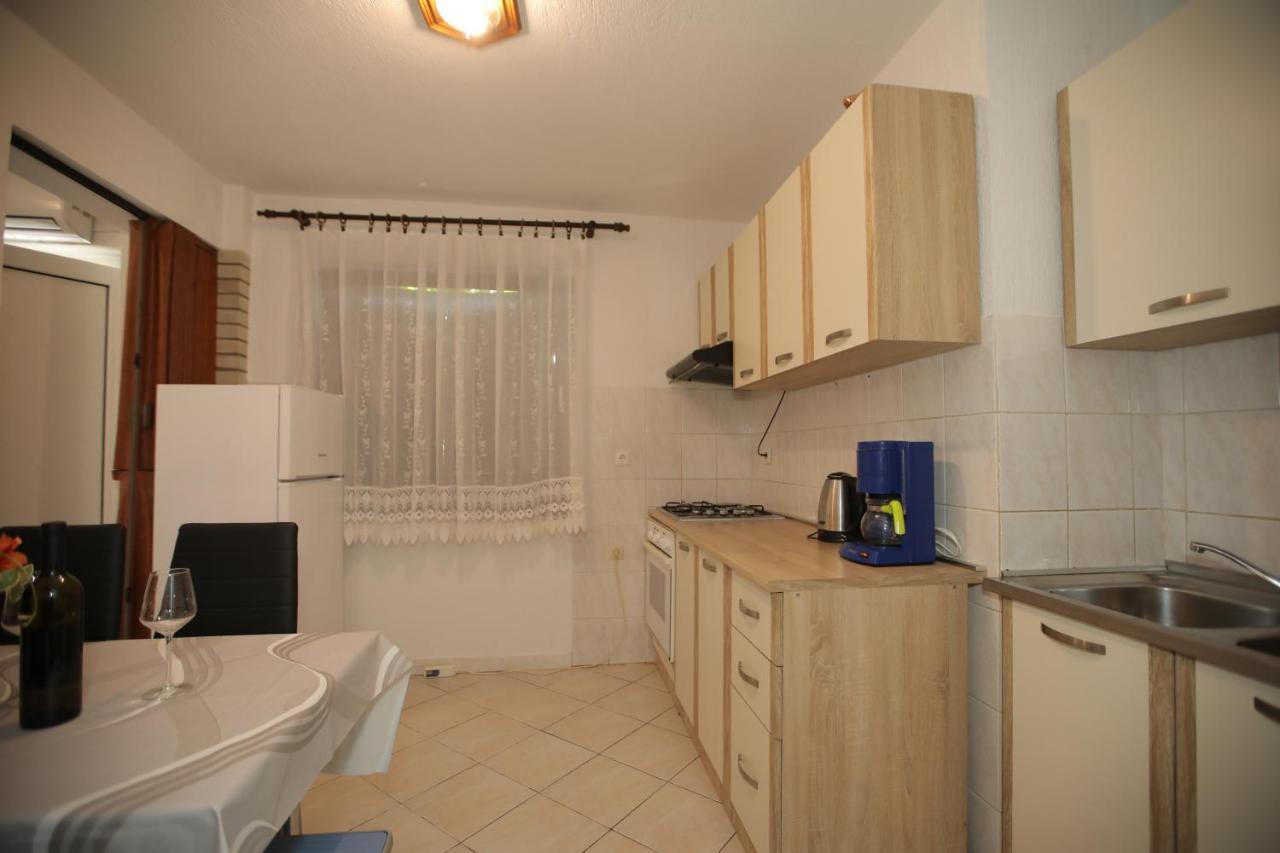 Apartments Noemi Malinska Esterno foto